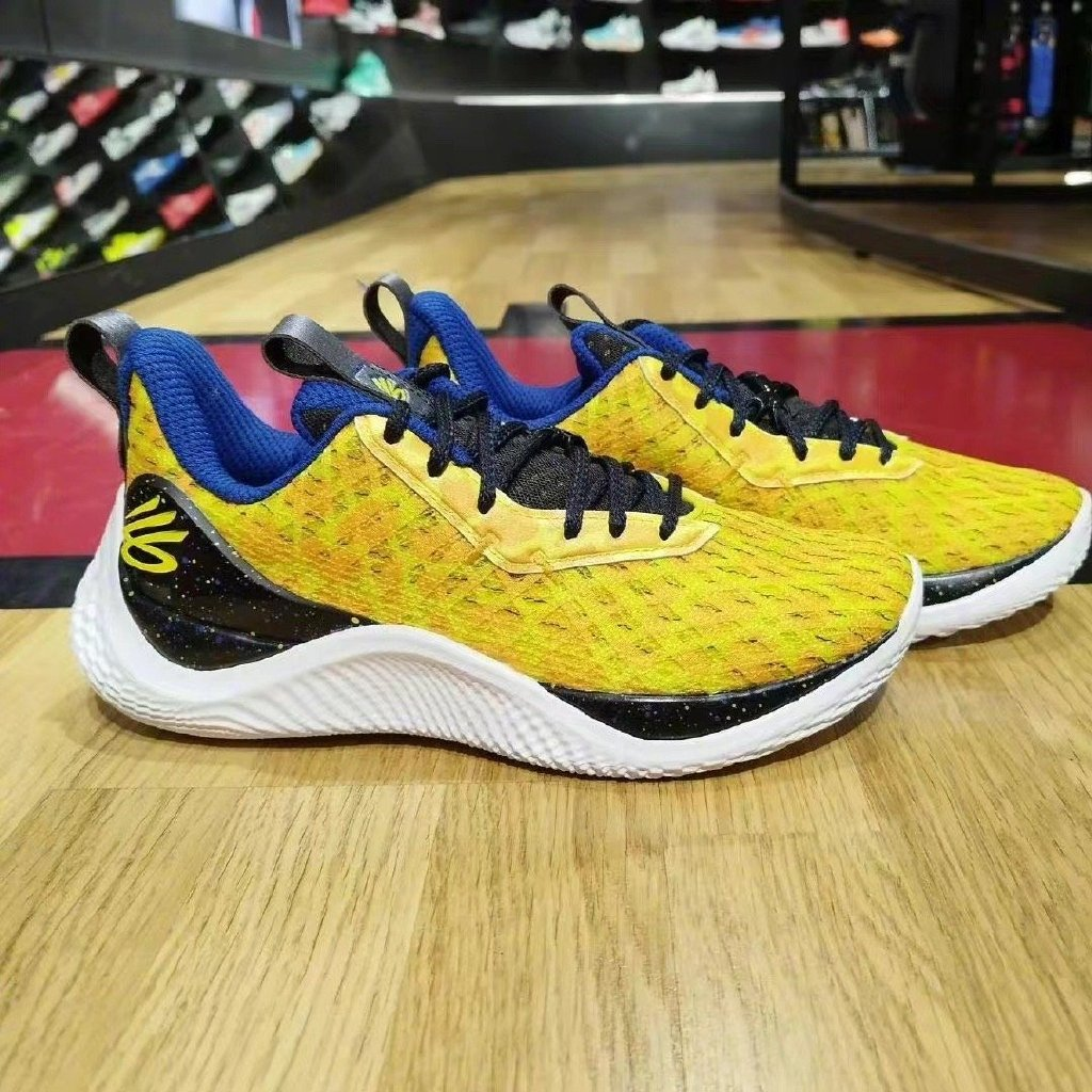 三球签名鞋新配色太骚气,crazy1紫色有点帅,curry10双配色来袭