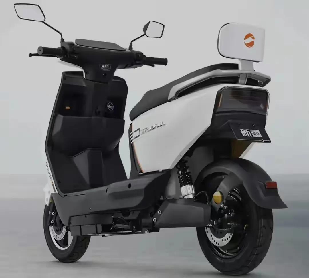 能上牌空间大新蕾推出高颜值电动车做工扎实续航150里