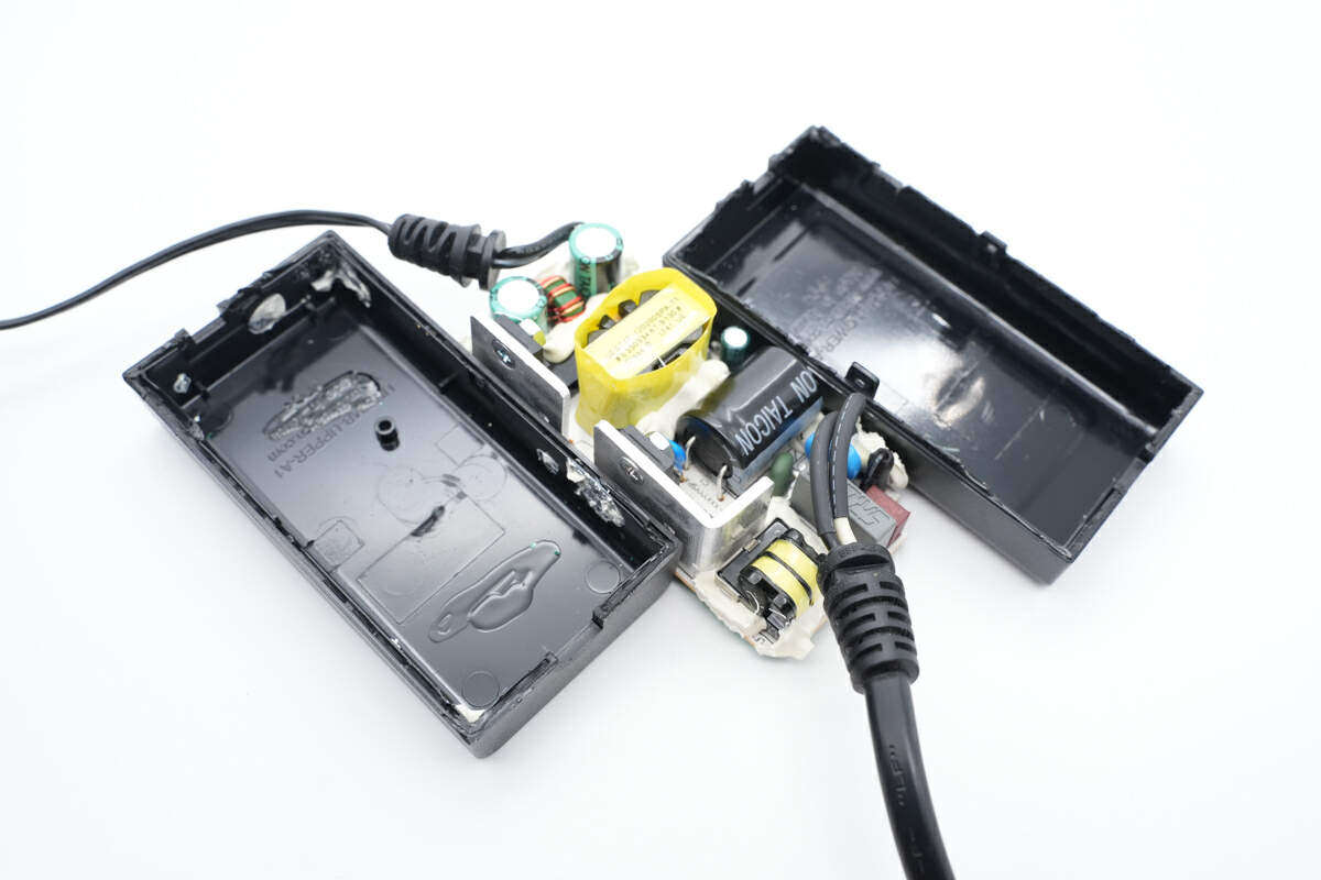 小成本淘到一款华为电源适配器,拆解看看用料做工