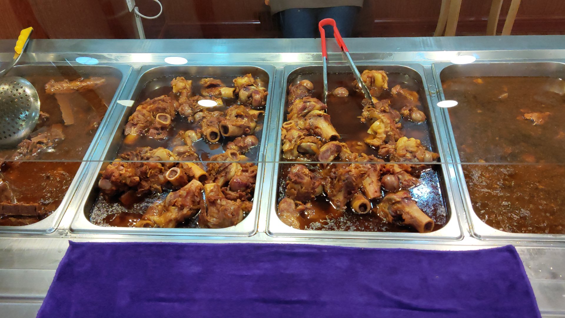 曾经很火的自助酱大骨,为何会接连倒闭?只因有这4个"套路"