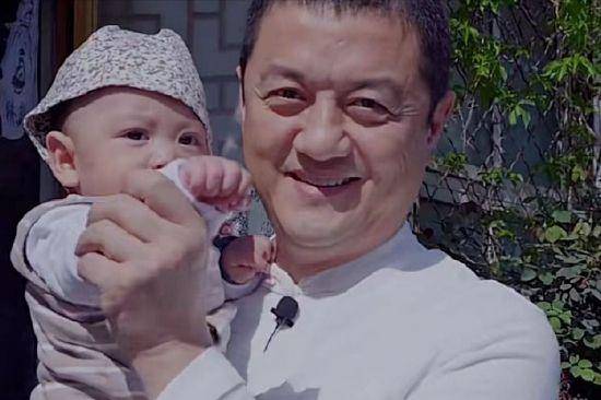 李亚鹏晒近照大谈未来三年计划,网友:接受不了帅哥变大叔