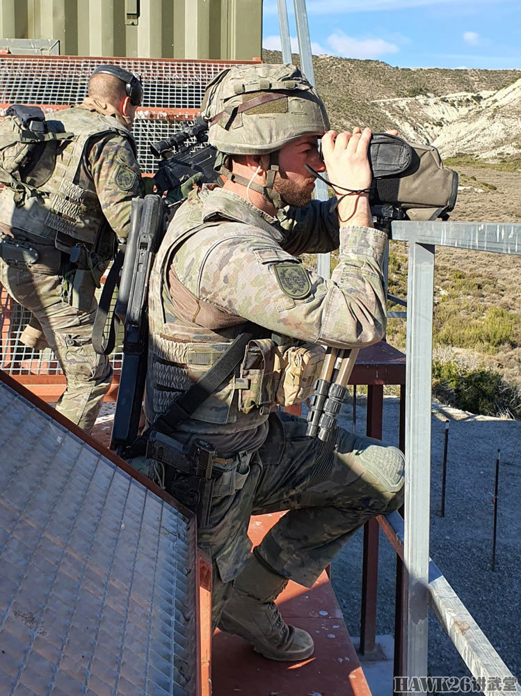 西班牙陆军第7届狙击比赛 两人小组配合默契 巴雷特m95大狙亮相