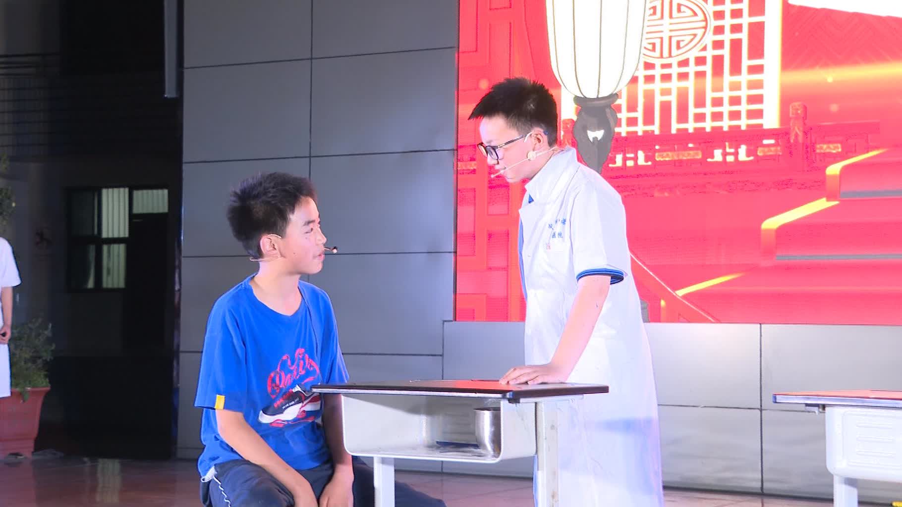 蓬安县实验中学举行纪念五四运动104周年文艺汇演