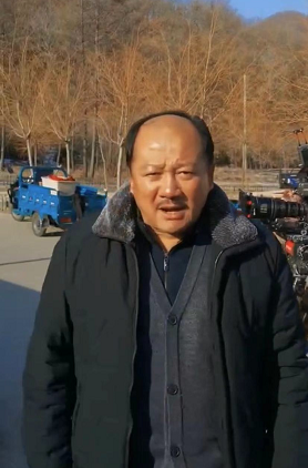 谢广坤晒近况,私下住豪宅超气派,坐直升飞机出行堪比赵本山