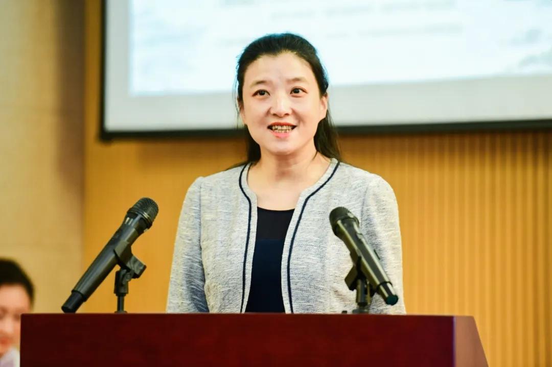 知见诗社文艺名家刘文敏秦刚向成都永陵博物馆捐赠行书长卷《秦刚