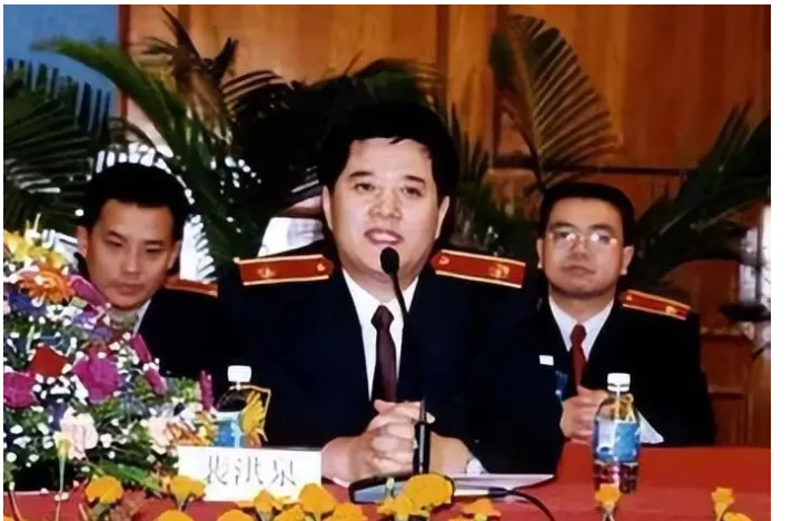 纪实:好色法官院长裴洪泉:勾结女律师敛财3000万霸占5名女法官