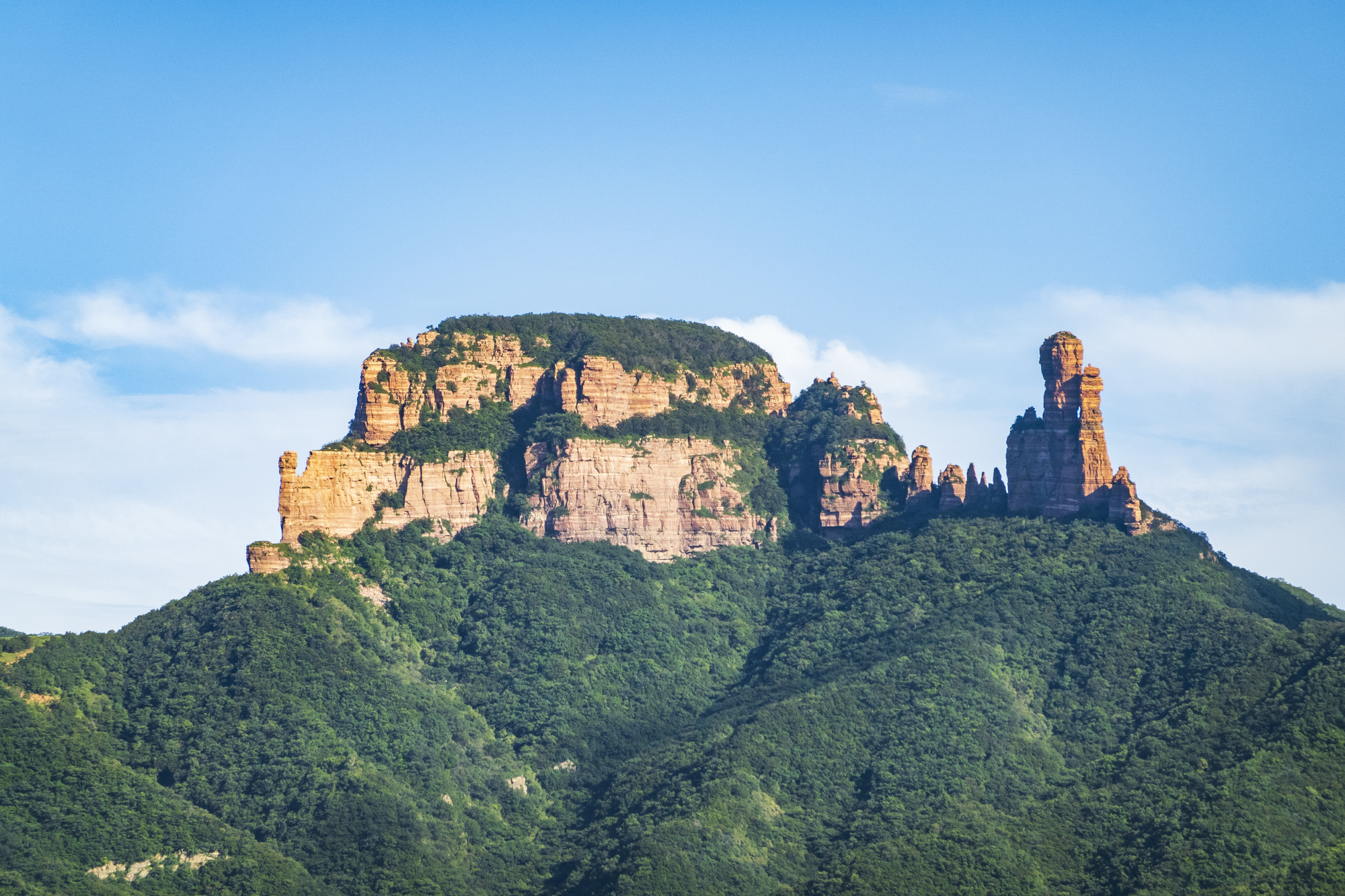 赞皇嶂石岩:世界最大的天然回音壁