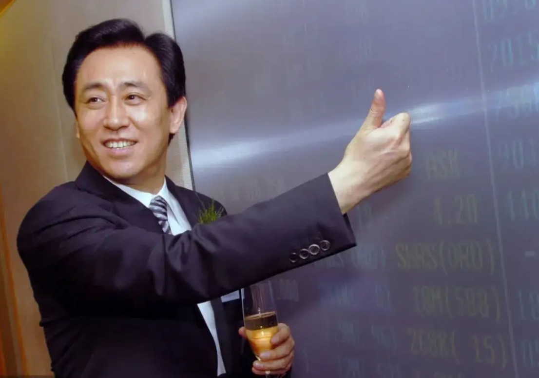 恒大债务越滚越大,许家印却荣登百富榜,2万亿到底谁来还?