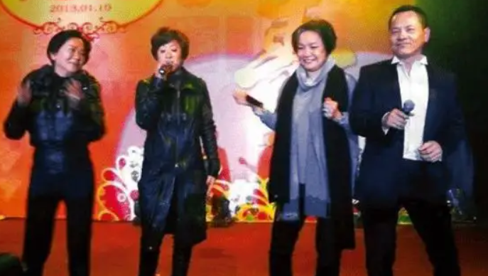 司徒玉莲:36岁成澳门女赌王,崩牙驹真正的靠山,却惨遭子女投毒
