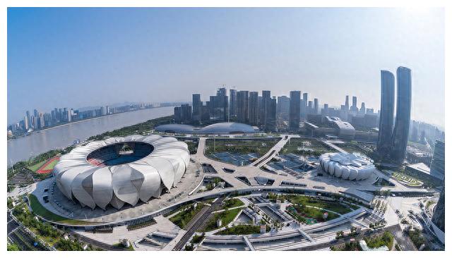 杭州亚运|奥体中心"大莲花"灯光秀:璀璨夺目,静候嘉宾