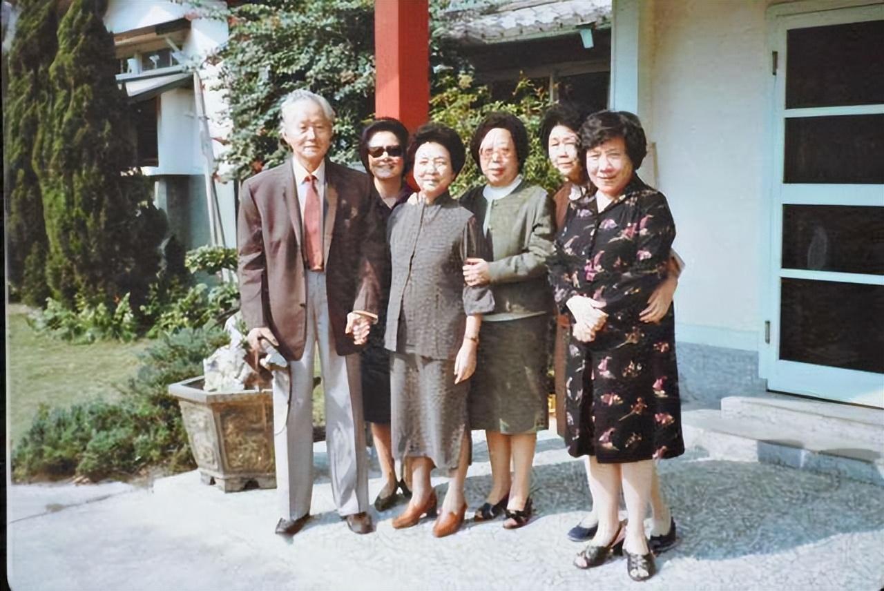 被软禁33年的名将孙立人两位红颜相伴卖荔枝养家四子女皆学霸