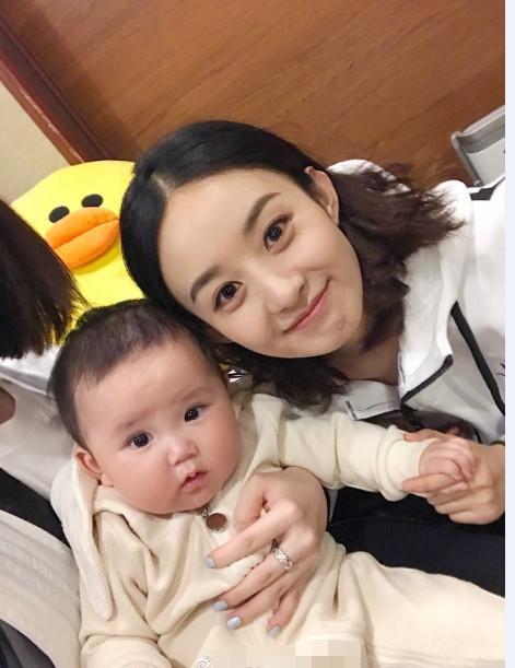 吴京儿子叫"吴所谓",看到赵丽颖儿子名字后,网友:在下输了