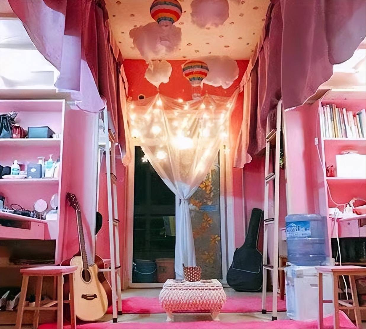 高校"公主风"寝室走红,精致装扮引争议,家长:下月生活费减半