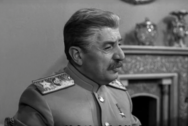 苏联电影《解放》中的斯大林扮演者是谁?揭秘电影的副线情节来源
