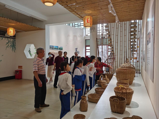 佛山市第十三小学开展竹编社团综合实践活动