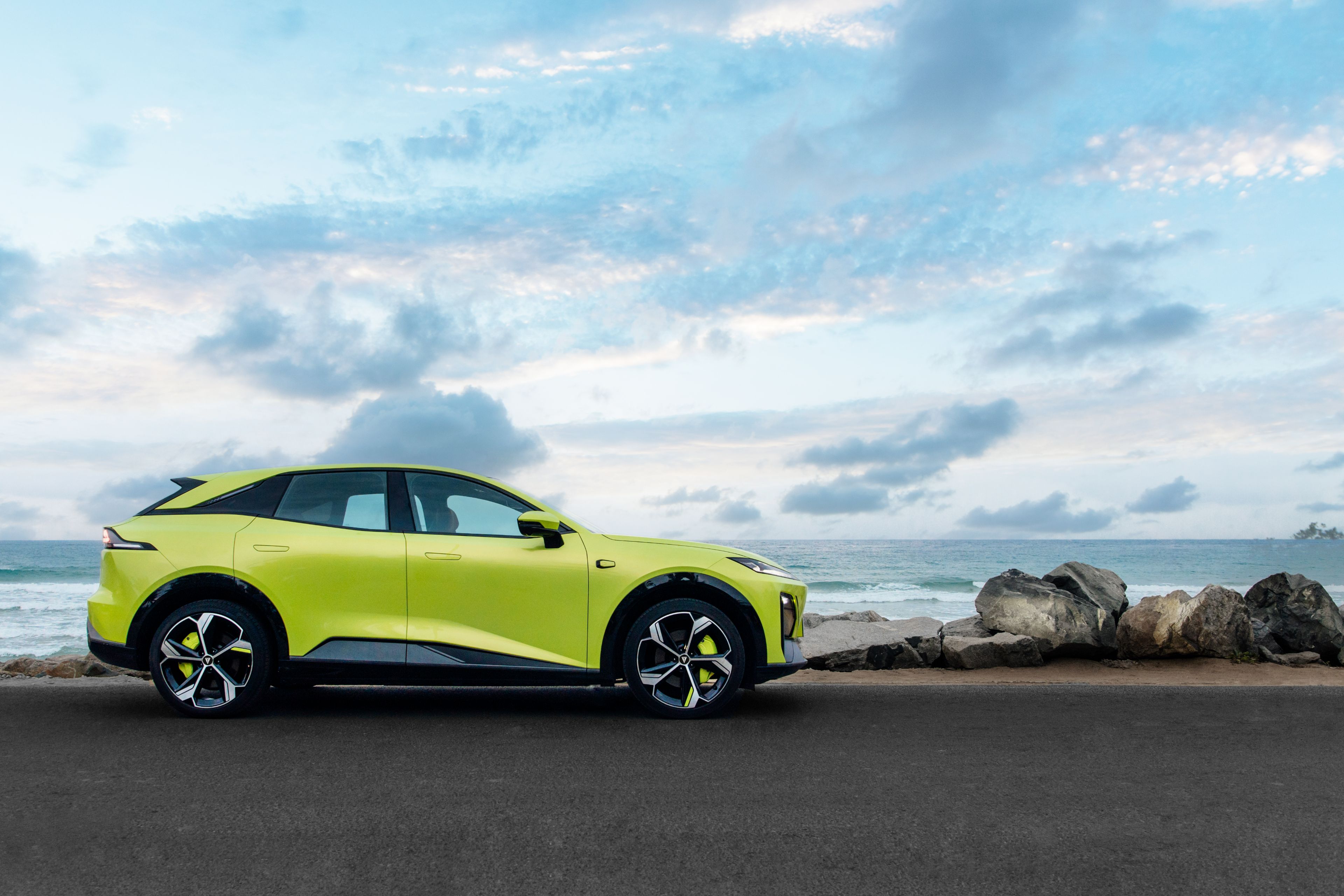 长安扔出颗"炸弹"!深蓝s7以14.99万元价格,炸开了中型suv市场