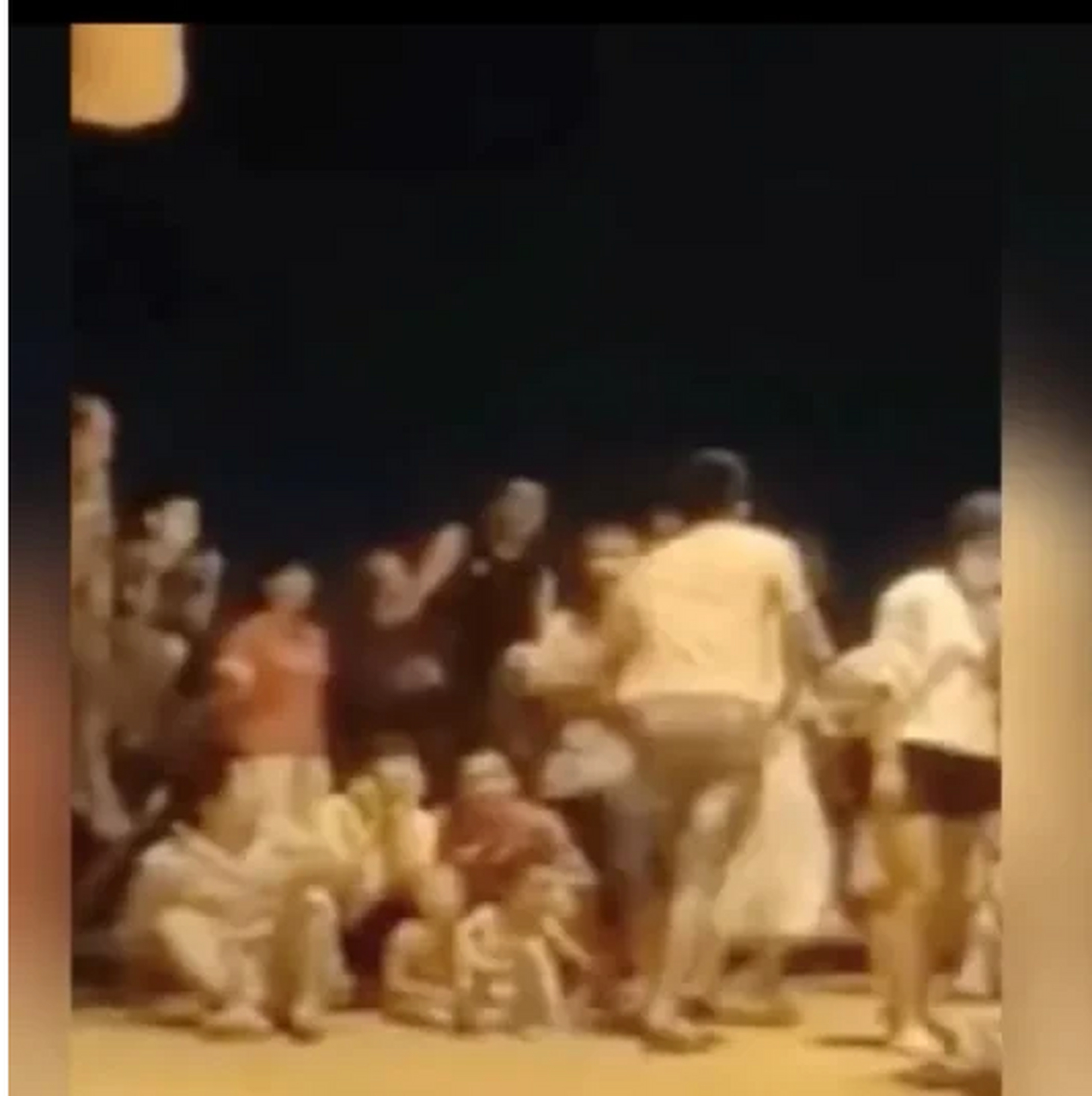 这段视频记录了一段令人扼腕的争执.