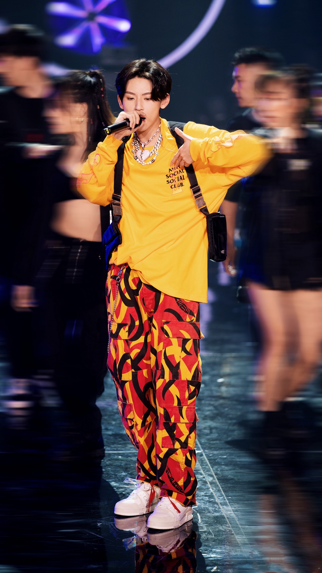 行走的画报,又酷又帅的rapper穿搭模板!