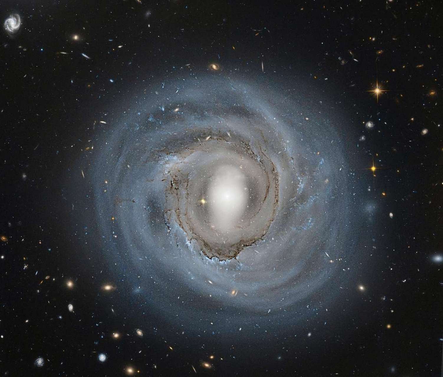 直径5亿光年,包含10万星系,拉尼亚凯亚超星系团是怎么形成的?
