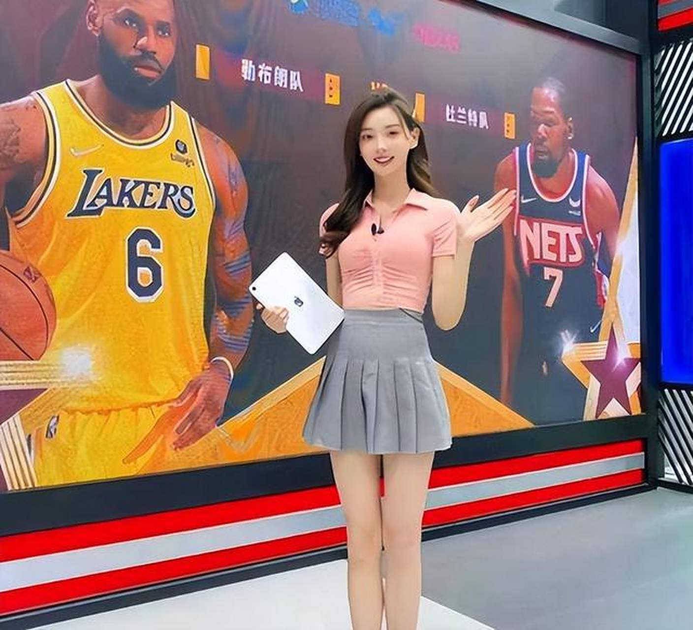 最美主播张曼源# #詹姆斯# #库里# #美娜