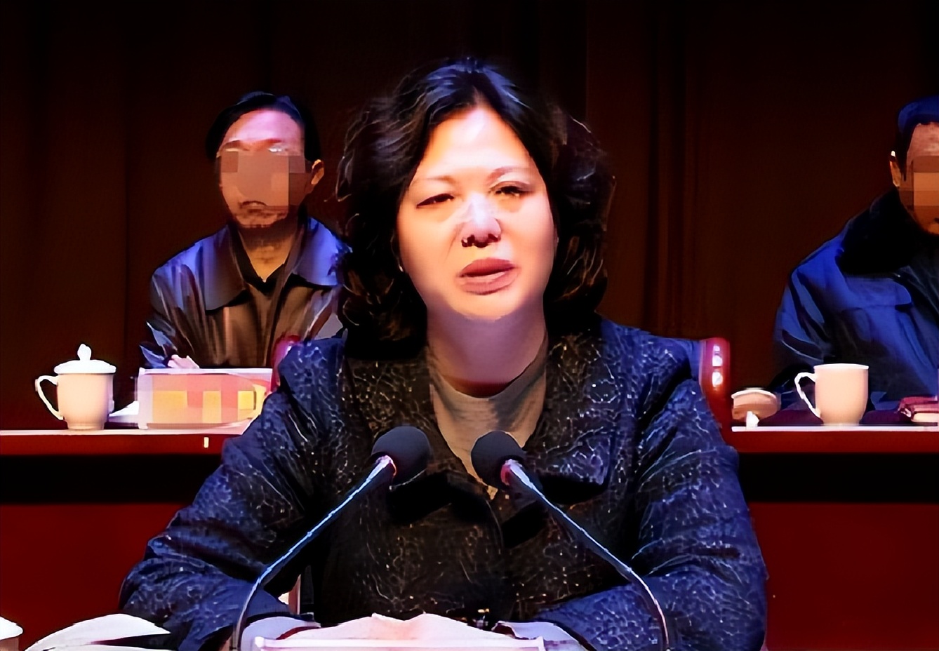 纪实:山西女色虎李亚丽:贪钱又好色,用扶贫金包养20位男友