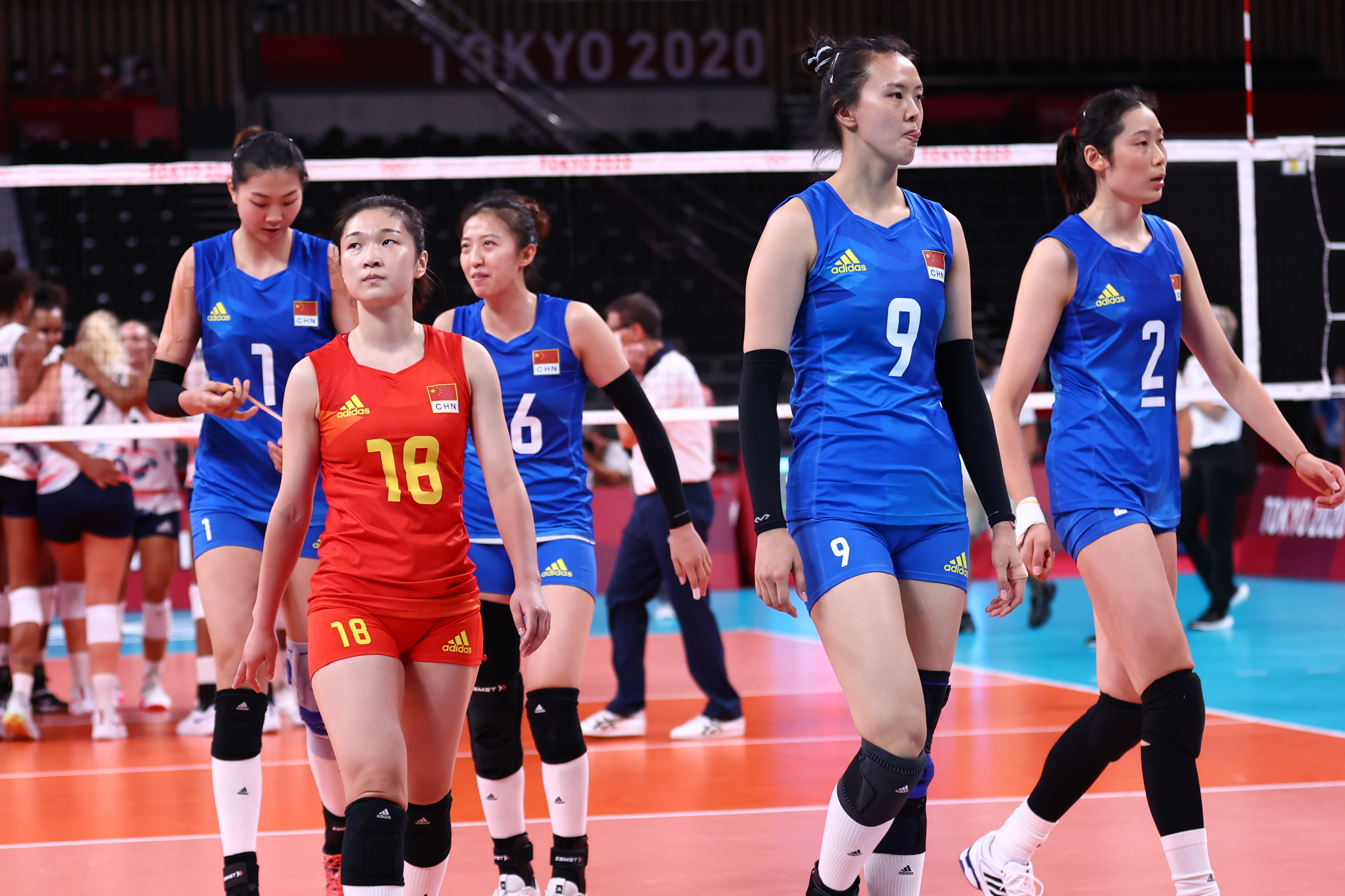 排球——女排小组赛:中国队不敌美国队(2)