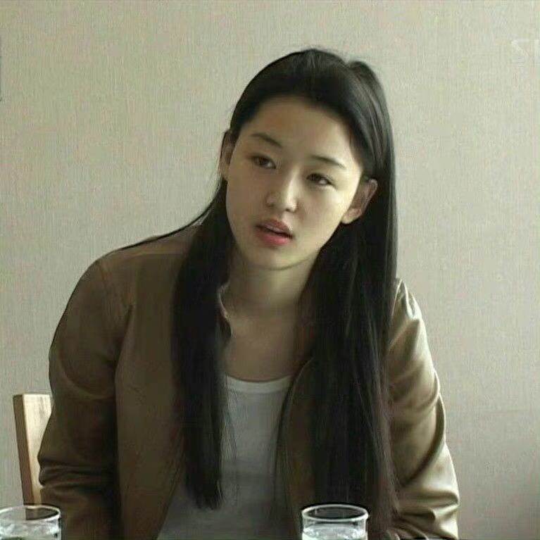 全智贤机场出发图又美上热搜啦!