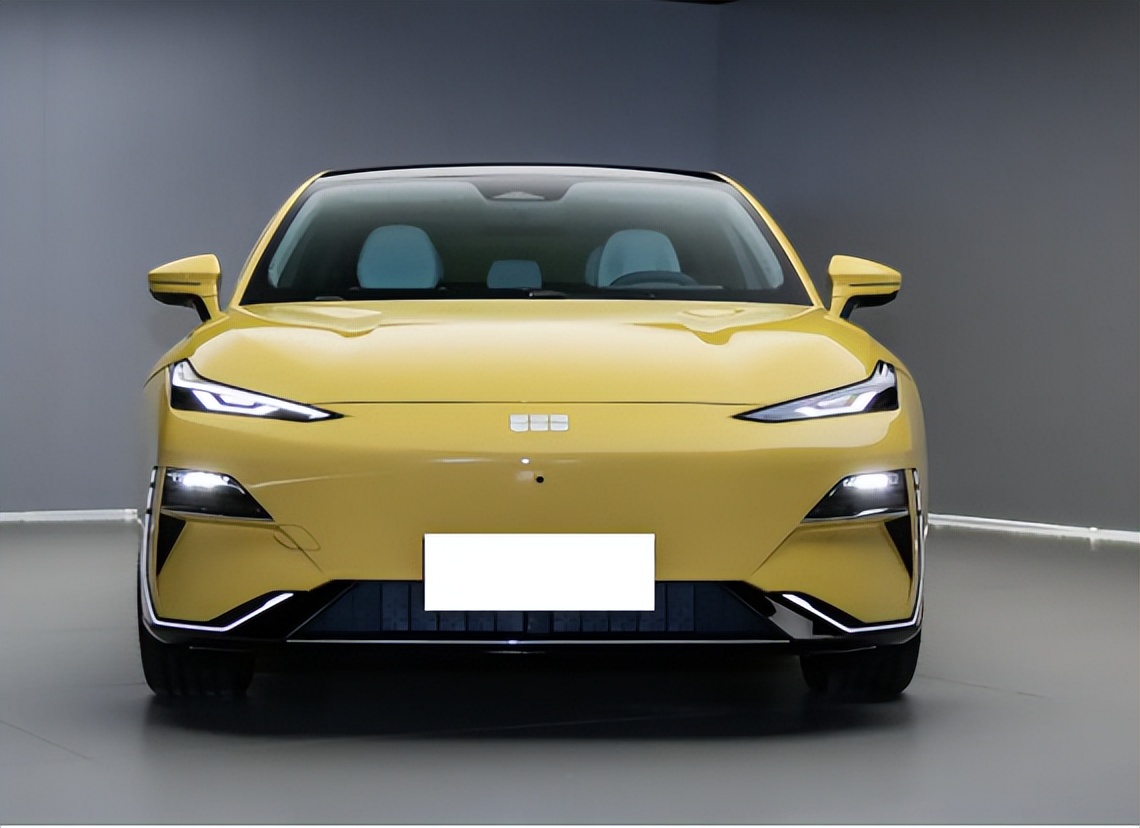 吉利银河e8"麋鹿测试"成绩亮眼,广州车展"国产超跑"