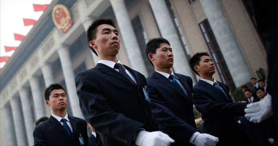 解放军中央警卫团,属于什么级别?归谁领导?