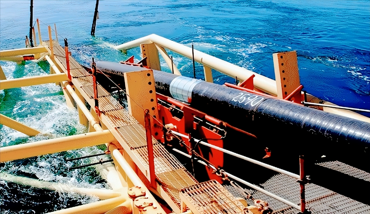 海底天然气管道是如何铺设的?北溪2号,花了5年时间建成!