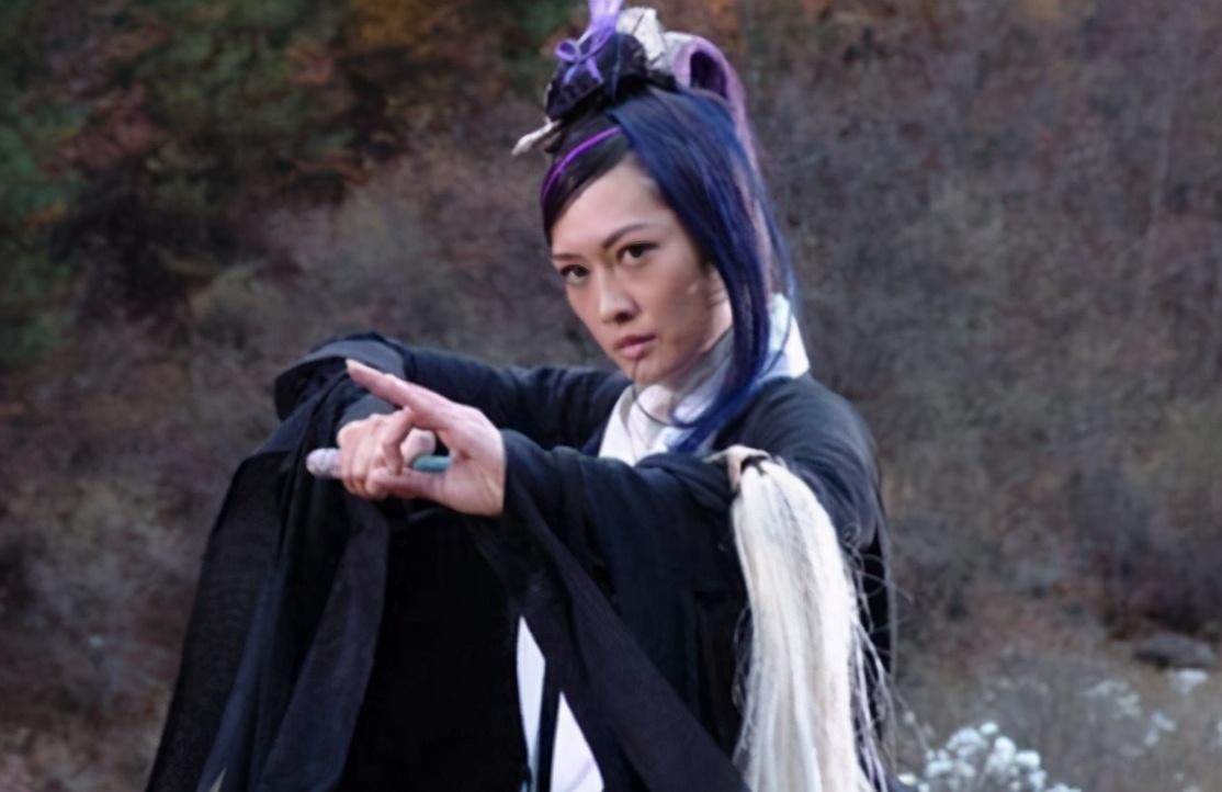 "最性感李莫愁",被外籍男友骗光5亿财产,今53岁华丽转身