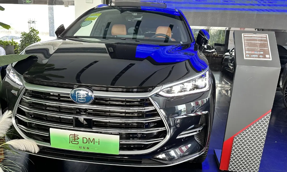 2023款比亚迪唐dm-i冠军版:大气外观,配置升级,续航表现出色