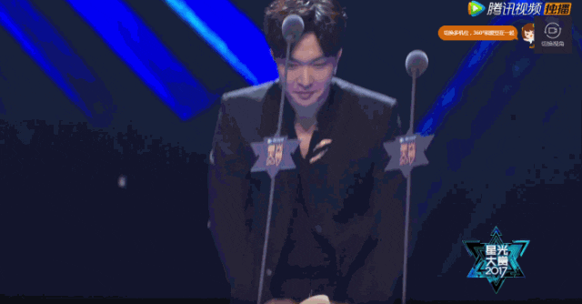 exo之后的那批在韩爱豆,基本上就都不跪了,王嘉尔还会意思意思做个