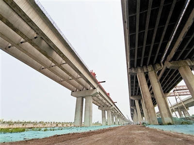 唐津高速扩建海河大桥主体贯通
