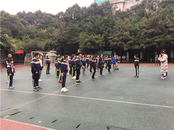 教育局督导评估 桐梓林小学体育卫生工作获评"优秀"