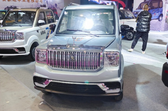 老头乐盛大汽车展,两万多劳斯莱斯,豪华轿车,小数目就能实现