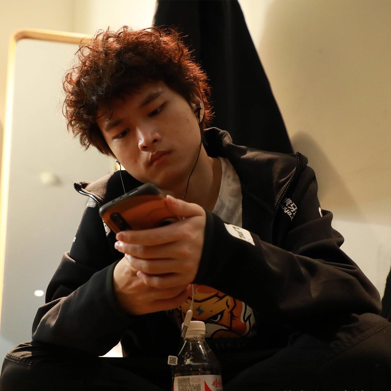 网友直言荔枝姐太丑,s10决赛1内幕曝光