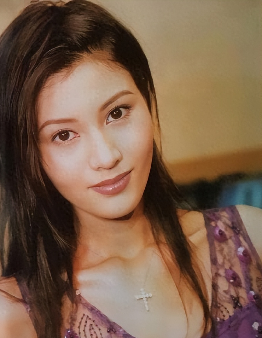 李嘉欣,一个在娱乐圈经历起起落落的美丽女子