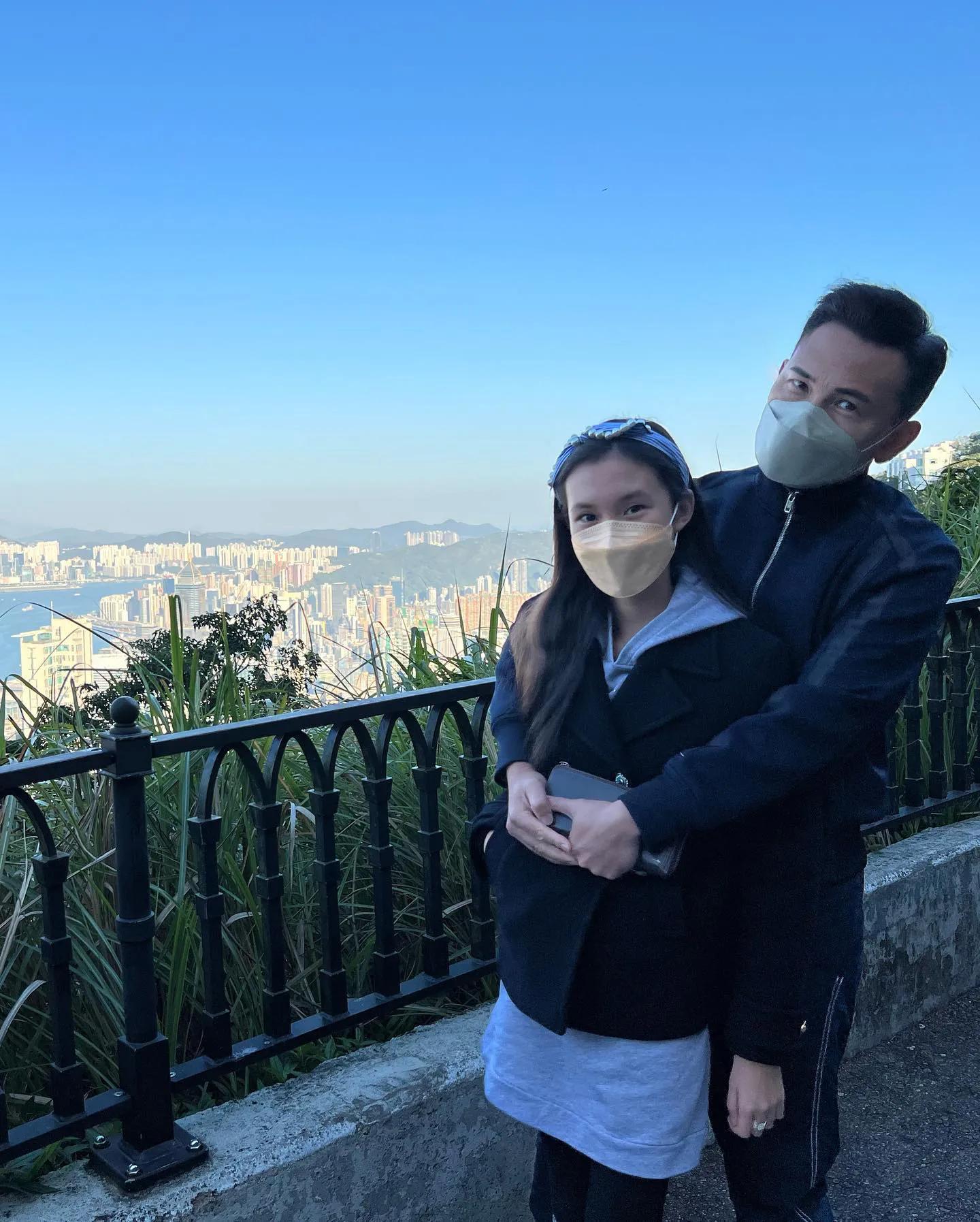 林文龙55岁生日,12岁女儿晒全家福为爸爸庆生,父女感情超好