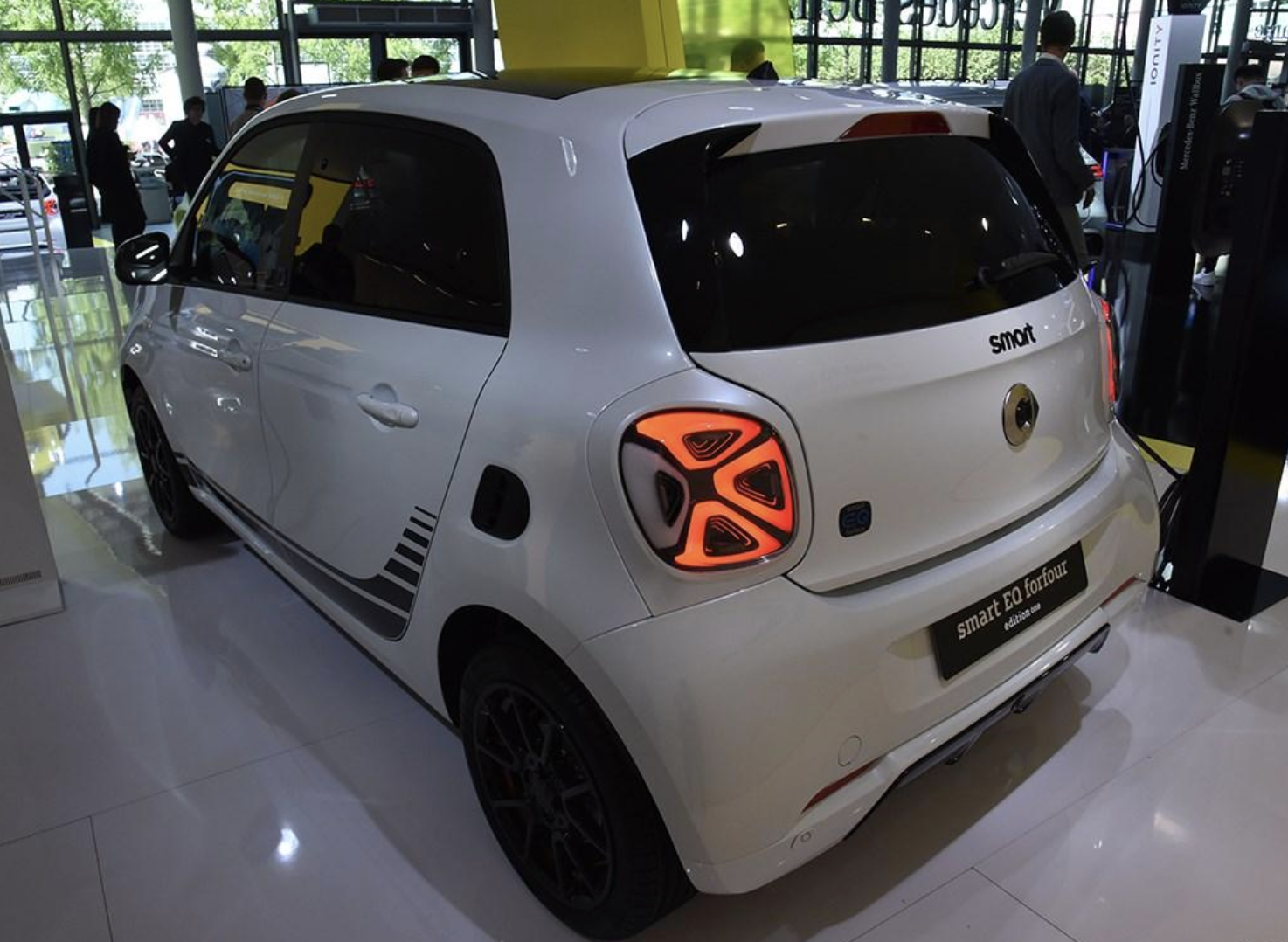 为奔驰吉利合作车型让路 smart eq forfour宣告停产