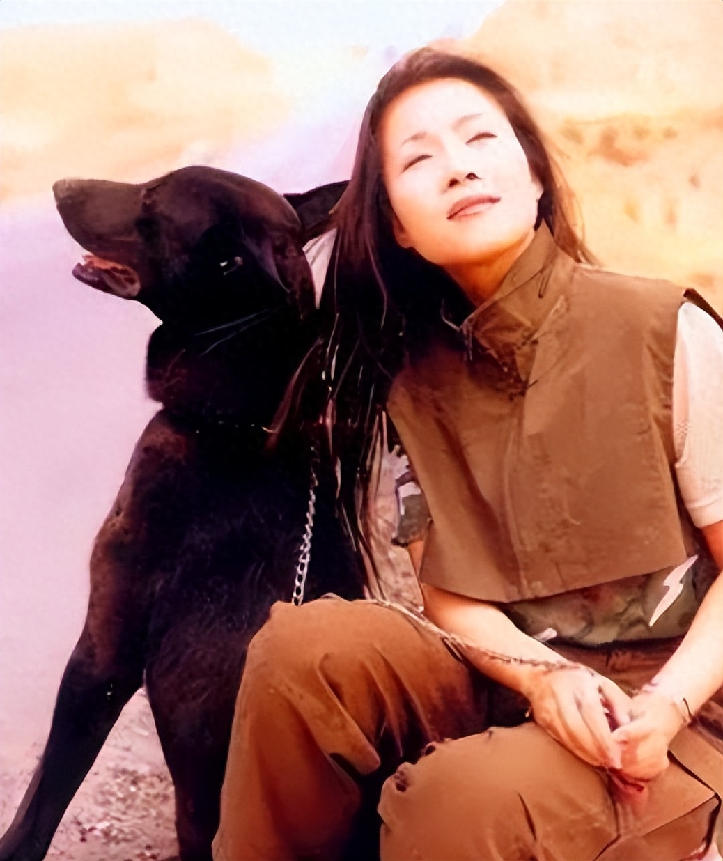 不仅如此,在工作的相处中,范琳琳和朱一功两个人也渐渐的看对了眼,用