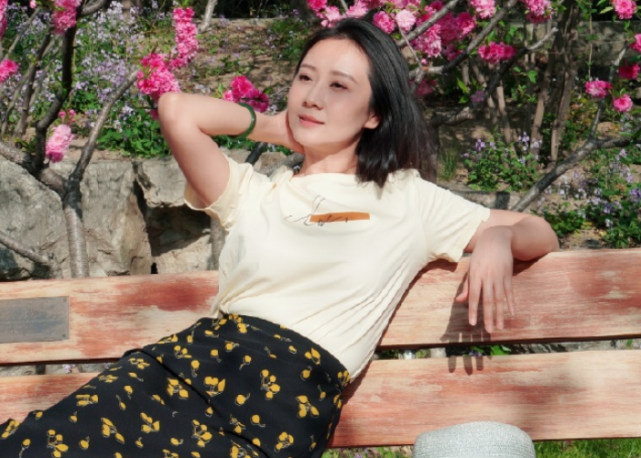 母丹发文回应出现反转,发自内心祝福张颜齐,吃瓜群众你咋看?