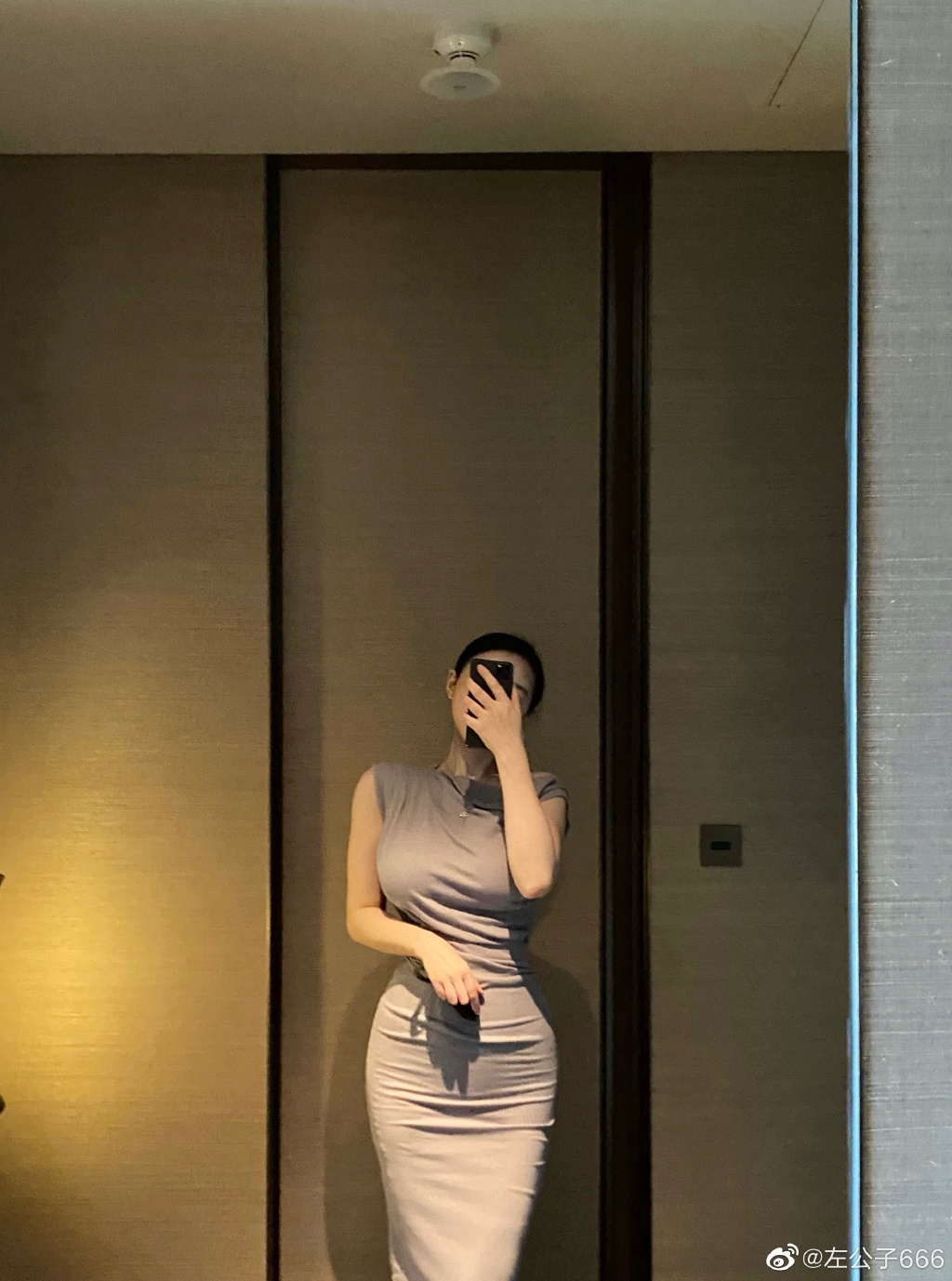 健身美女身穿旗袍,展现东方女性魅力,好身材怎么保持的?