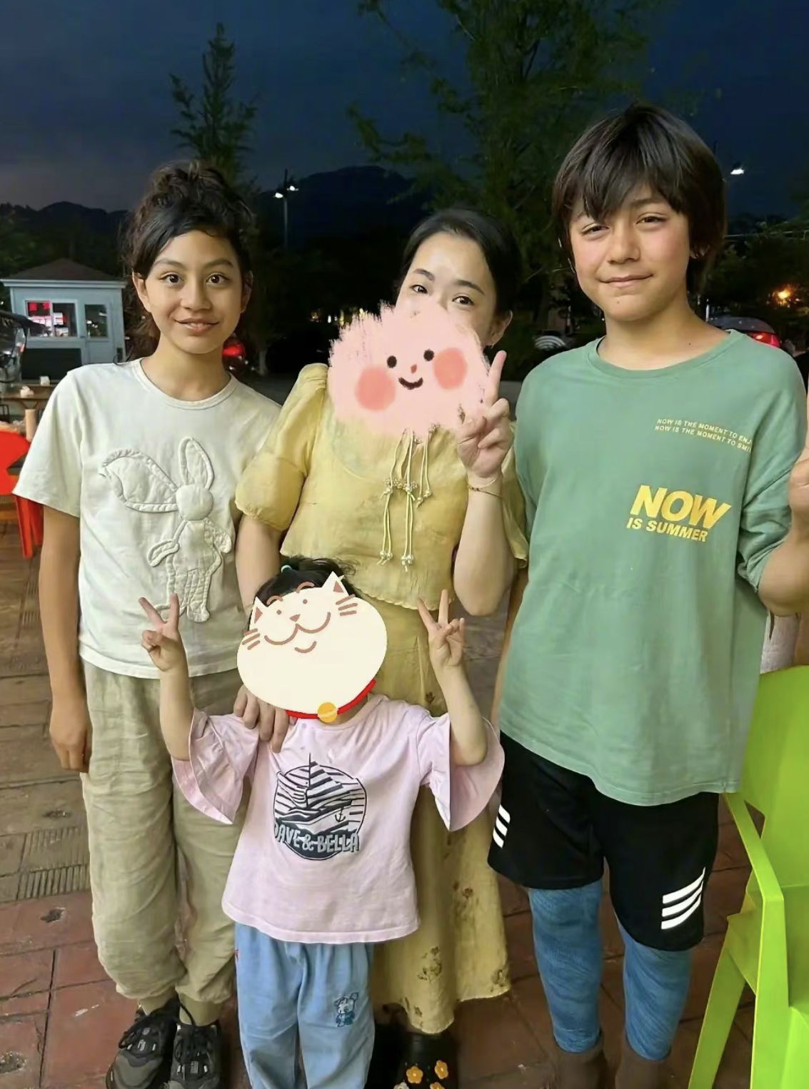 刘烨儿女近照曝光,霓娜褪去婴儿肥五官变大气,诺一长胖后显沧桑