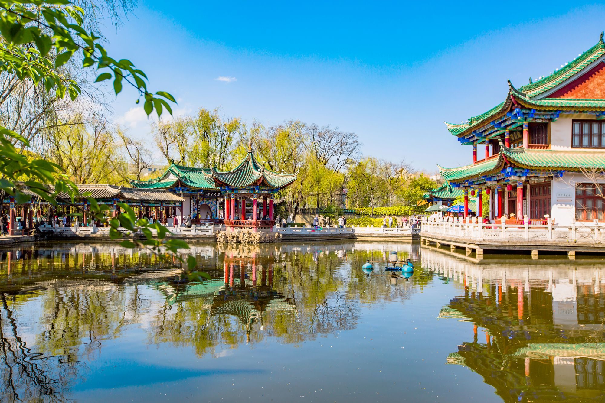 昆明翠湖公园,风景秀美,历史古迹众多,被誉为"昆明的眼睛"