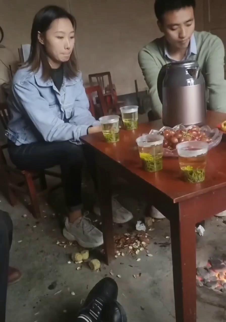 罗妹妹和19年全网爆火的相亲女孩,谁是你的最爱?