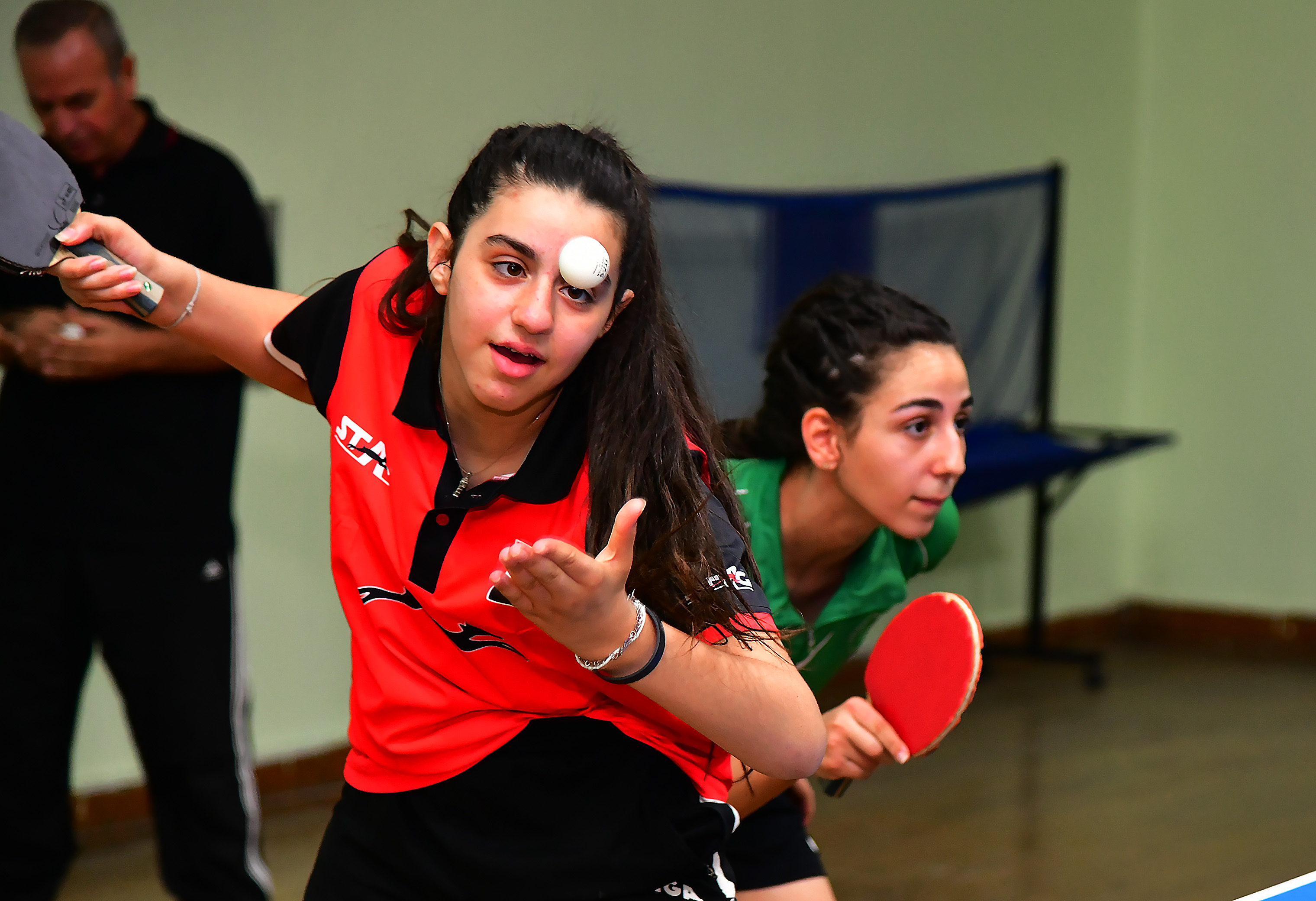 叙利亚乒乓球女孩图片
