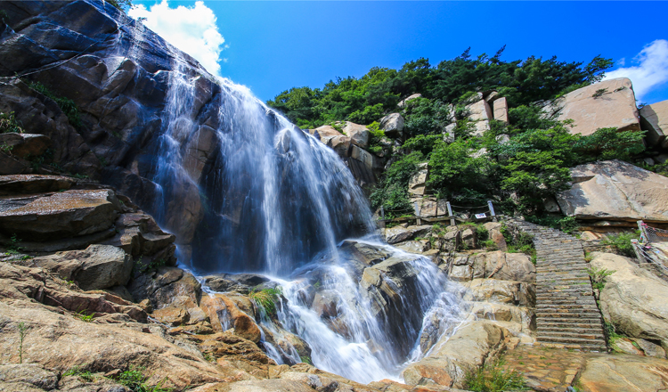 沂蒙山云蒙山旅游景区图片