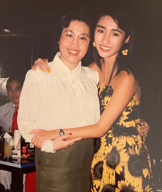 为弟弟放弃演艺事业,嫁残障富豪老公,黎姿的"上位史"不简单!