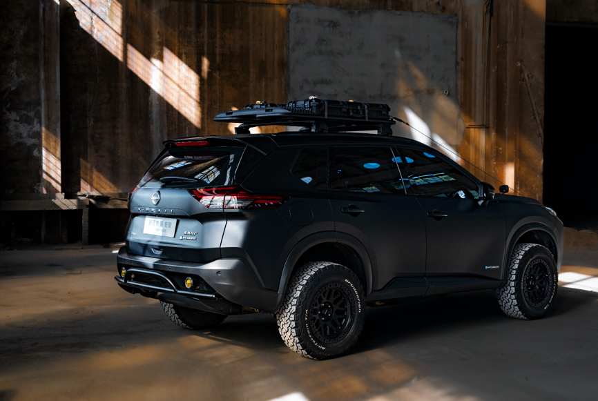 电驱suv心怀硬派野心,超混电驱奇骏黑武士详解